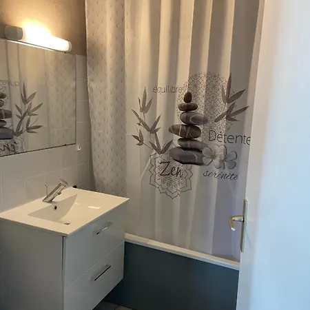 Grand Lumineux Memorial شقة *